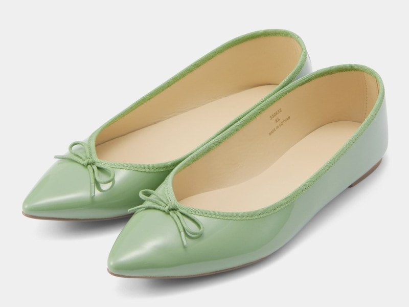 GU ポインテッドバレエシューズ　990円（税抜）