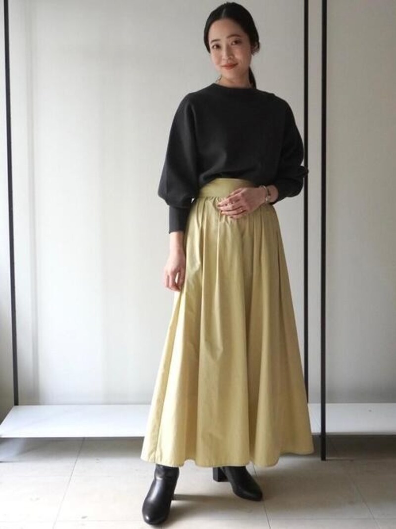 レモンイエローのような爽やかな色味は大人も取り入れやすくおすすめ 出典:WEAR