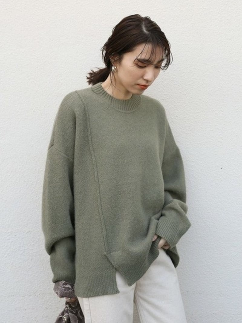 ドロップショルダーは着るだけでこなれて見えるゆるっと感が魅力 出典:WEAR