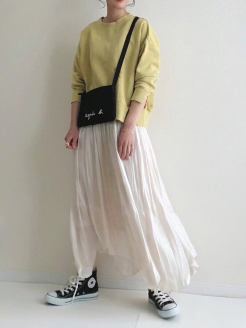 裾にアクセントのある「ランダムヘムギャザースカート」も　出典：WEAR