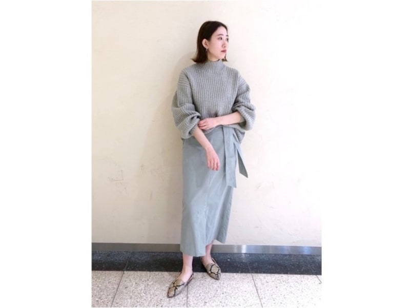 きれいめな印象に仕上がる「ナロースカート」は大人の女性に一押し　出典：WEAR