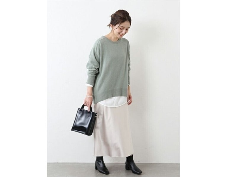 きれいめな印象に仕上がる「ナロースカート」は大人の女性に一押し　出典：WEAR