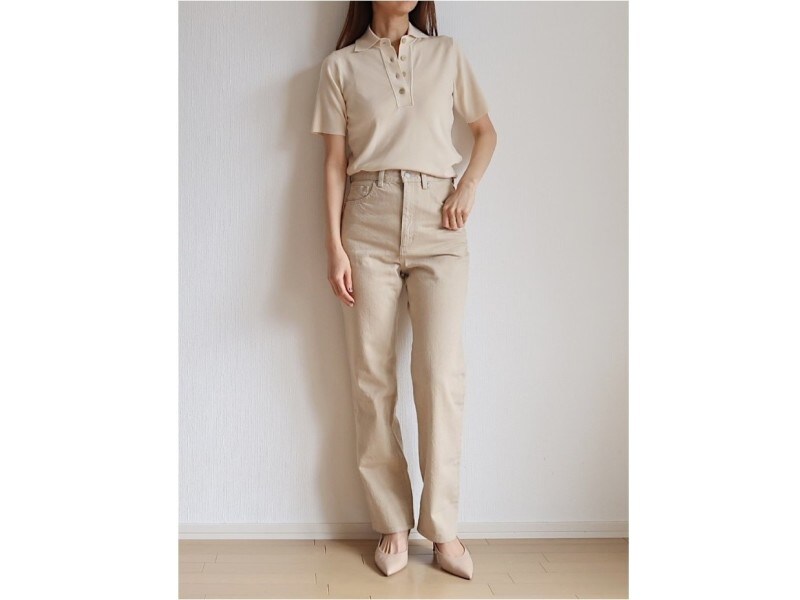 インしてワントーンで仕上げると、シンプルで今っぽさもあるコーデに