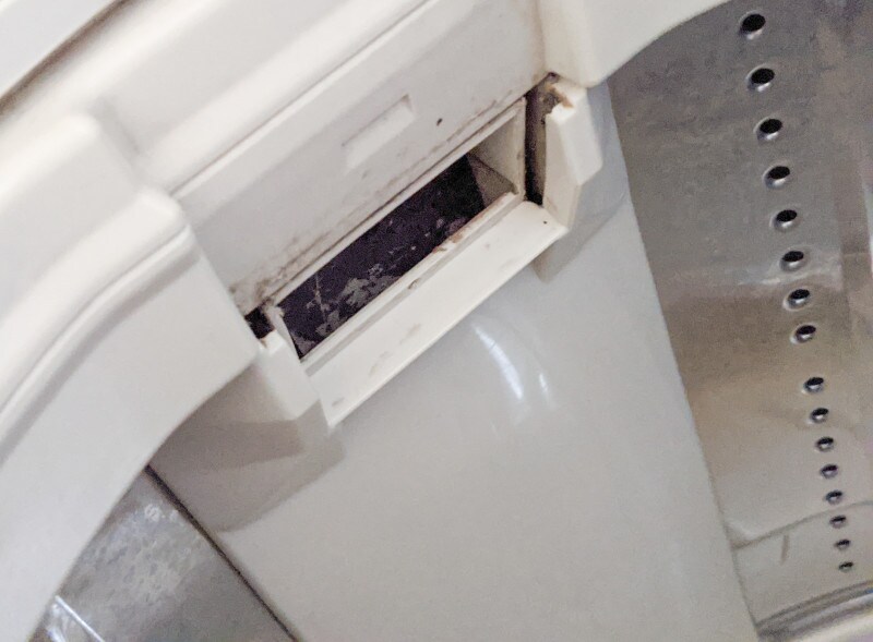 洗濯槽の部品を取り外す