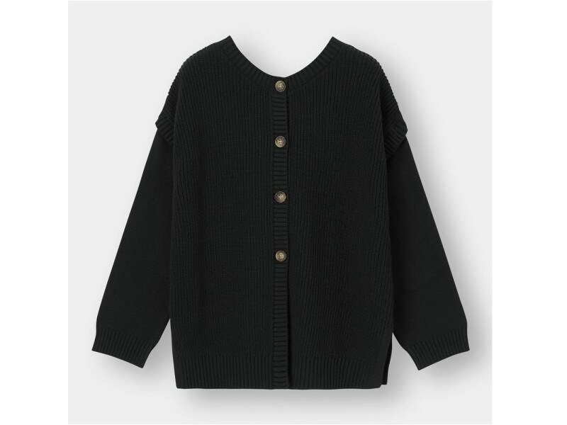 GU  マルチウェイニットカーディガン  2490円（税抜）