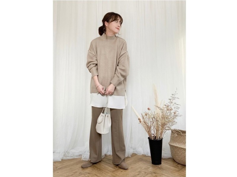 GU カットソーカラーフレアスラックス 1990円(税抜)