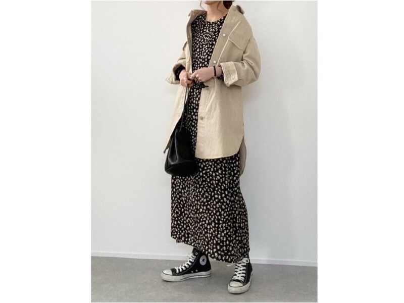 羽織りアイテムはトレンド感たっぷりのデニムロングCPOジャケットが一押し!