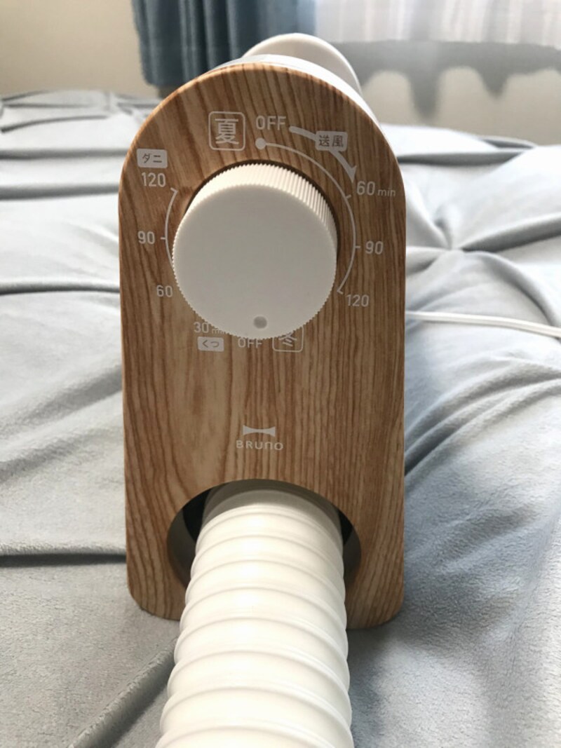 ダイヤルでモード設定を。ふとんの温めの場合は、冬モードで30分弱に設定し、早めにスイッチをオフにするようにしています