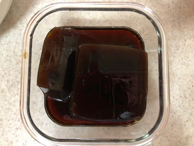 蓋が閉まるサイズ、使いやすいサイズに切って保存。