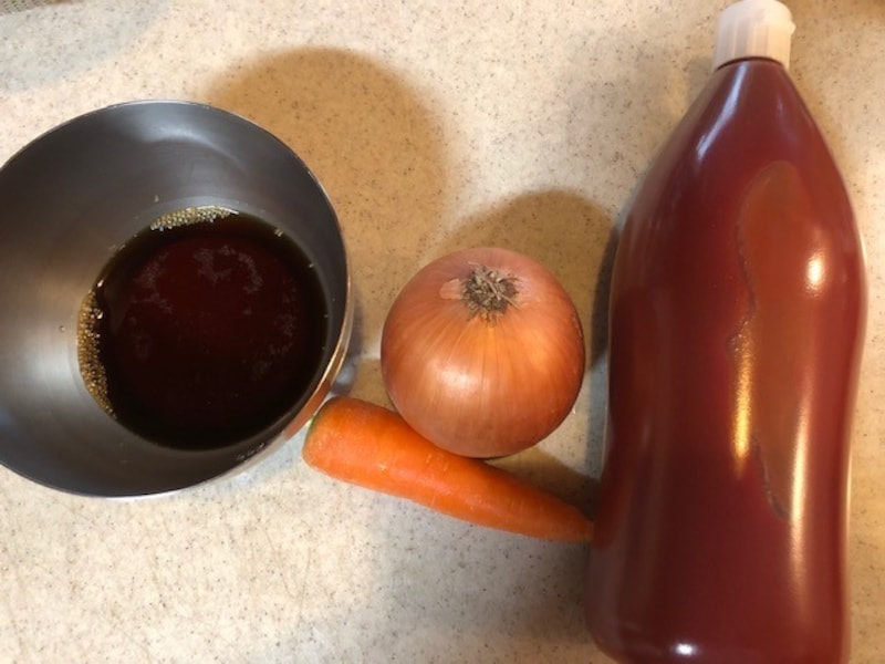 甘酢だれの材料。しょうゆ、砂糖、みりん、お酢はすでに混ぜてある