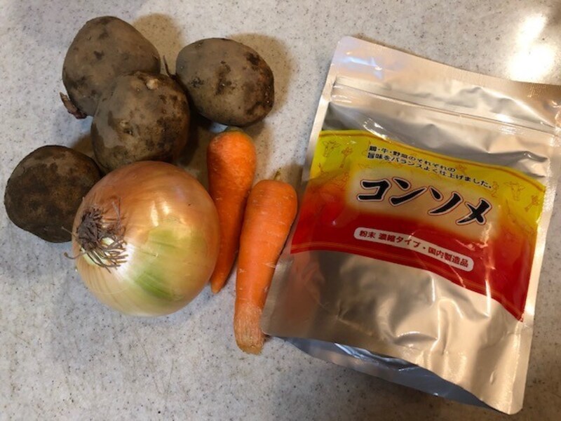 コンソメスープの材料