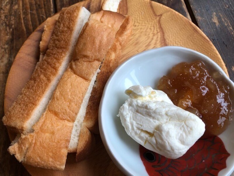 クリームチーズとジャムを添えて