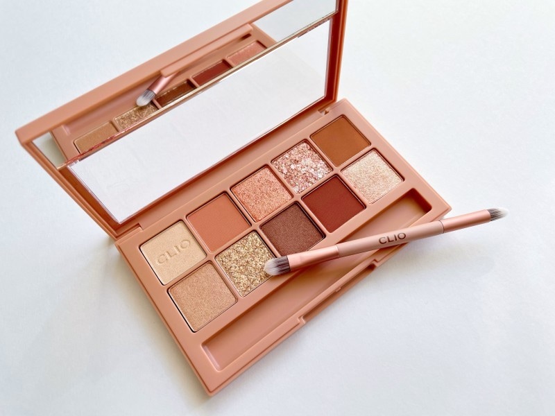 クリオ プロ アイ パレット 04 STREET BRICK（税抜3400円）