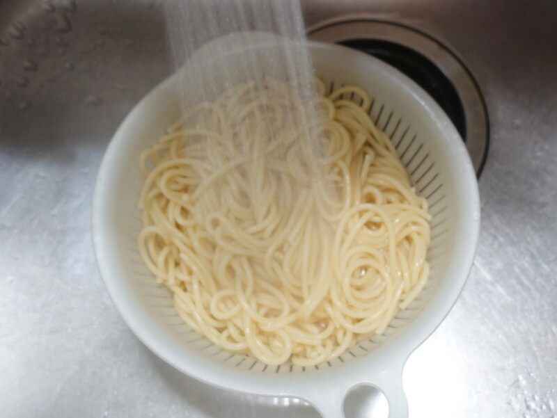 一晩おいてから料理します。残りは冷凍保存します。