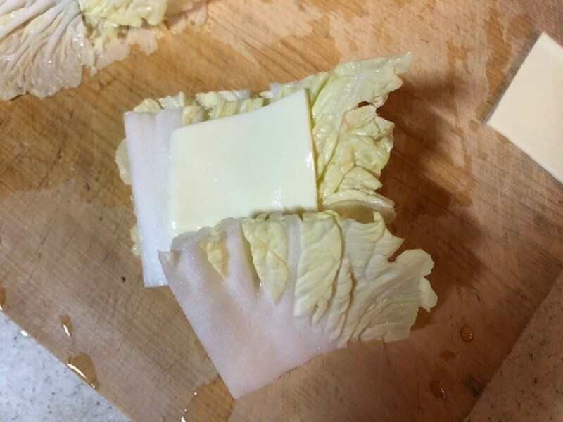白菜に挟んでいく