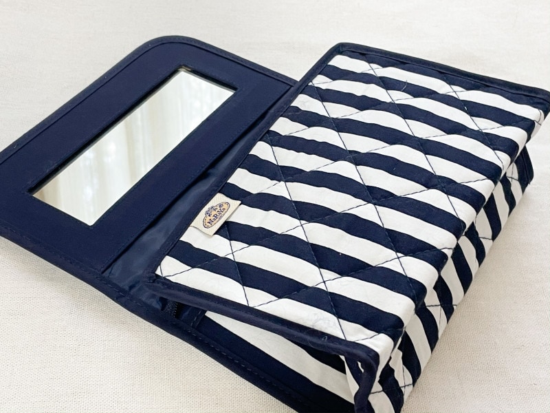 ダイソーNaraya（ナラヤ）のおすすめミラー付きコスメポーチ