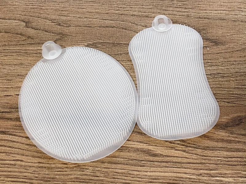 ３COINSの洗剤がいらないたわし