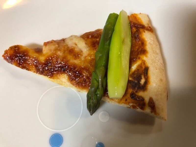 アスパラを巻いていく