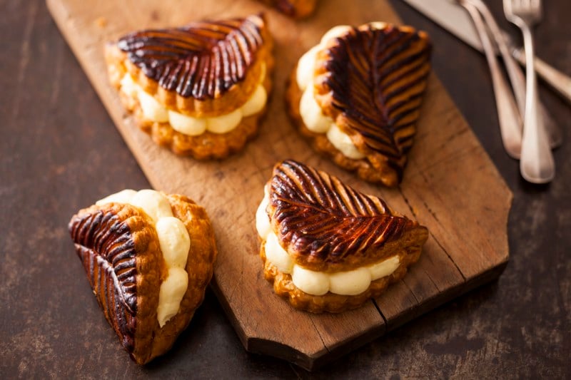 横浜高島屋だけで販売する「ショソン・エシレ（648円税込）」が人気（画像提供：横浜高島屋）