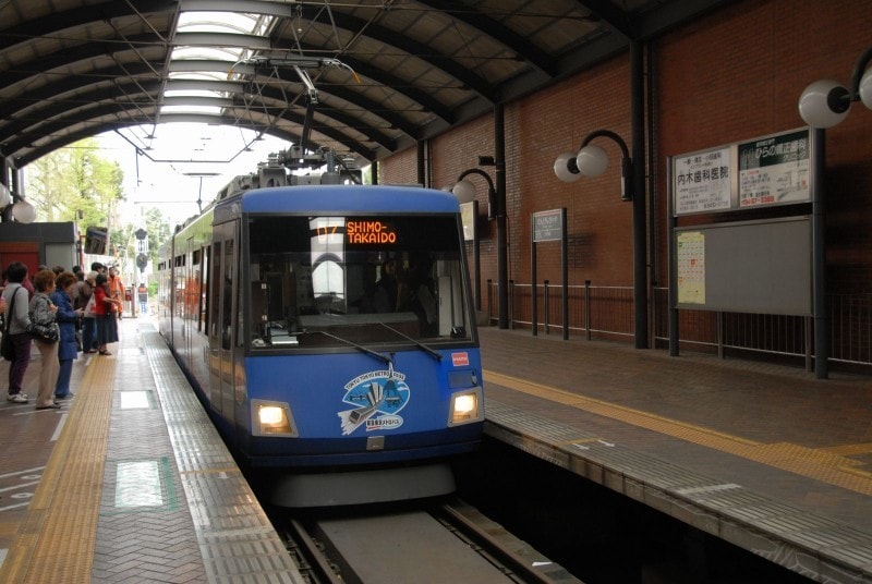 世田谷線の三軒茶屋駅はヨーロッパのターミナル駅をイメージしている