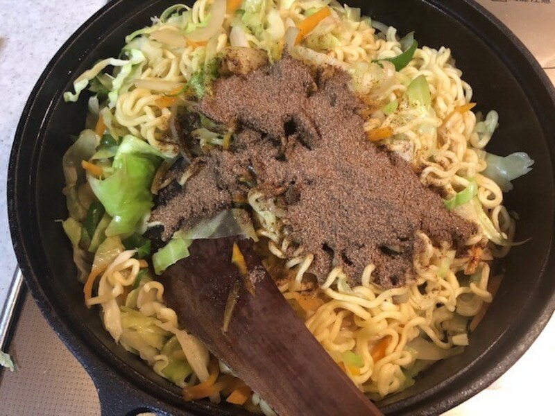 ソースをいれる