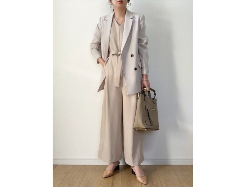 ダブルブレストジャケットで春のきれいめコーデに 出典:WEAR