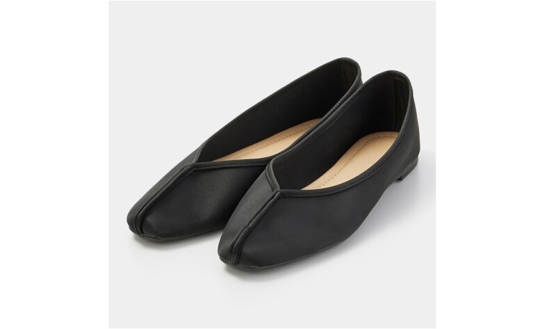 GU  チャイナフラットシューズ  1990円（税込）