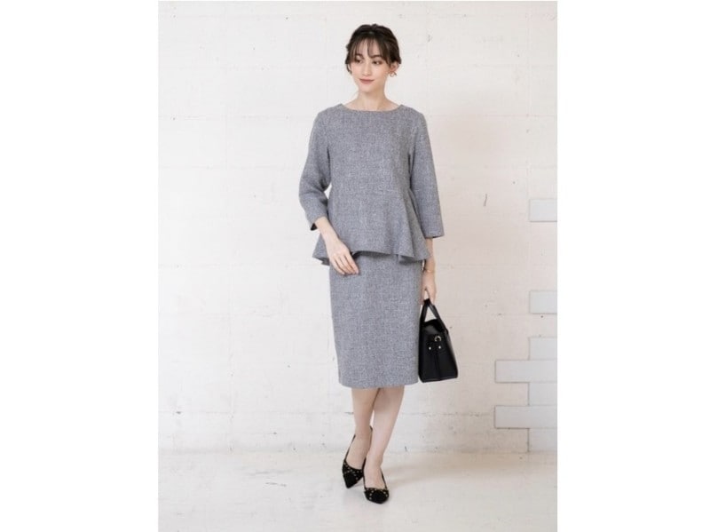 甘めシルエットのペプラム型セットアップは別々でも使えそう　出典：WEAR