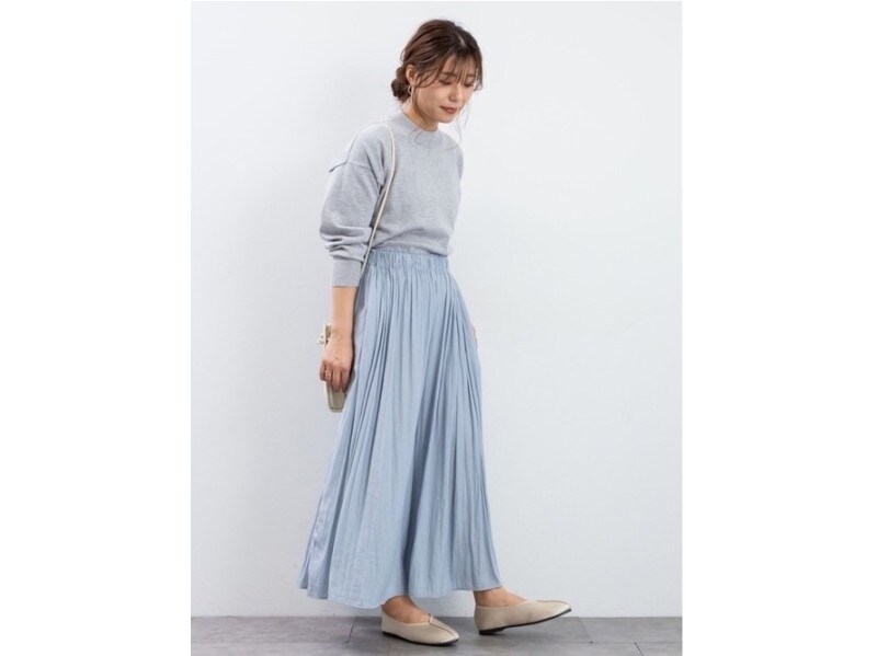 スクエアトゥが流行していた去年に比べ、今年はラウンド型のチャイナフラットがトレンドに 出典:WEAR