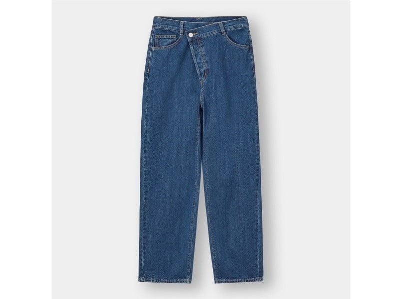 GU クロスフロントジーンズ 2490円(税込)
