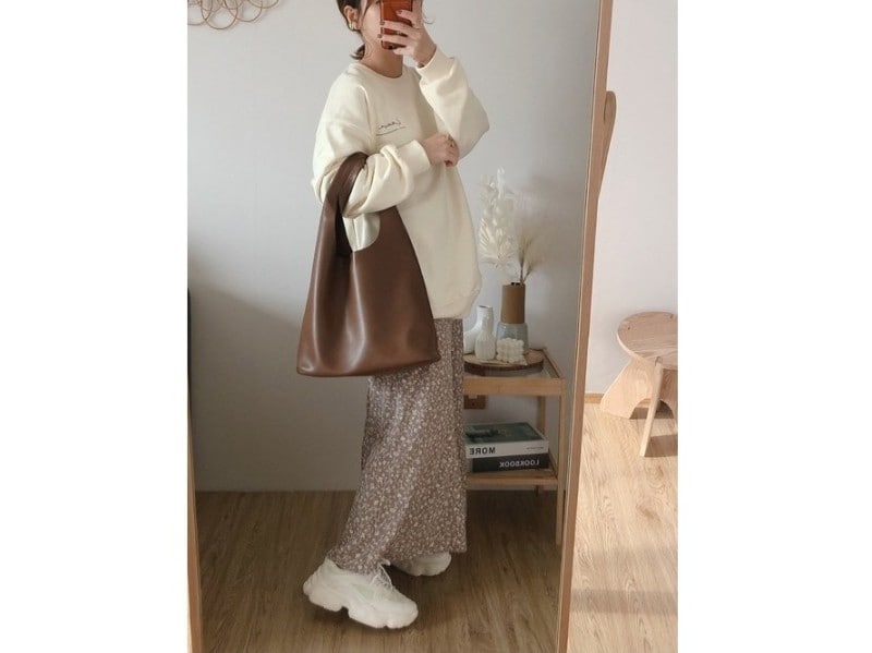 しまむらの人気アイテム、小花柄スカートはなんと1290円! 出典:WEAR