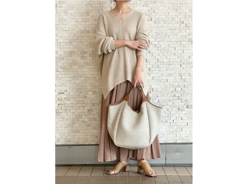 【OKコーデ】甘めコーデこそ「今っぽさ」が必要です　出典：WEAR