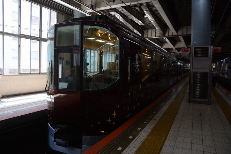 「楽」の車体
