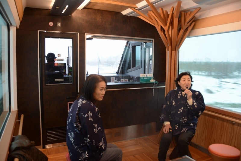「リゾートしらかみ」車内での津軽弁語りべ実演