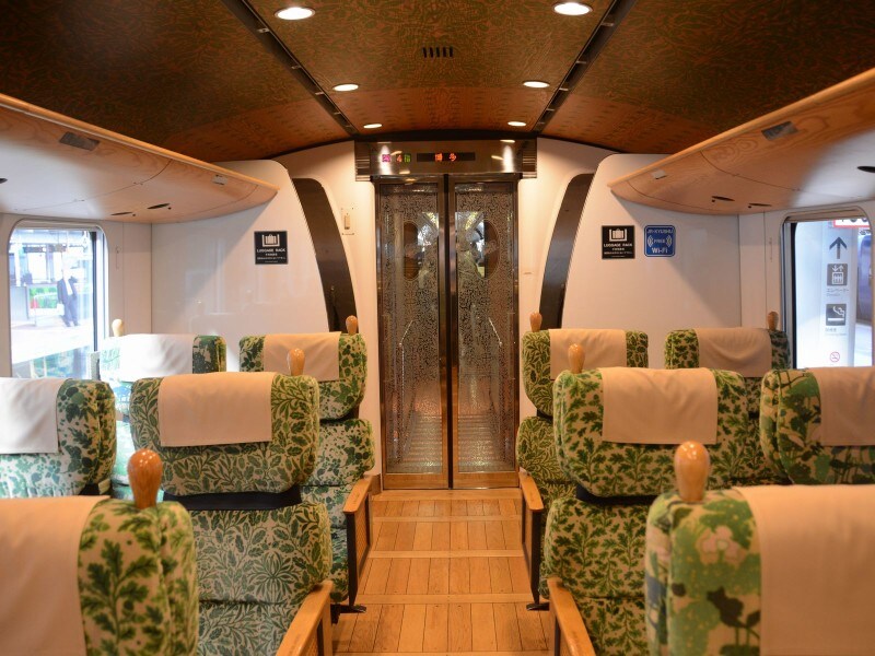 「ゆふいんの森」車内