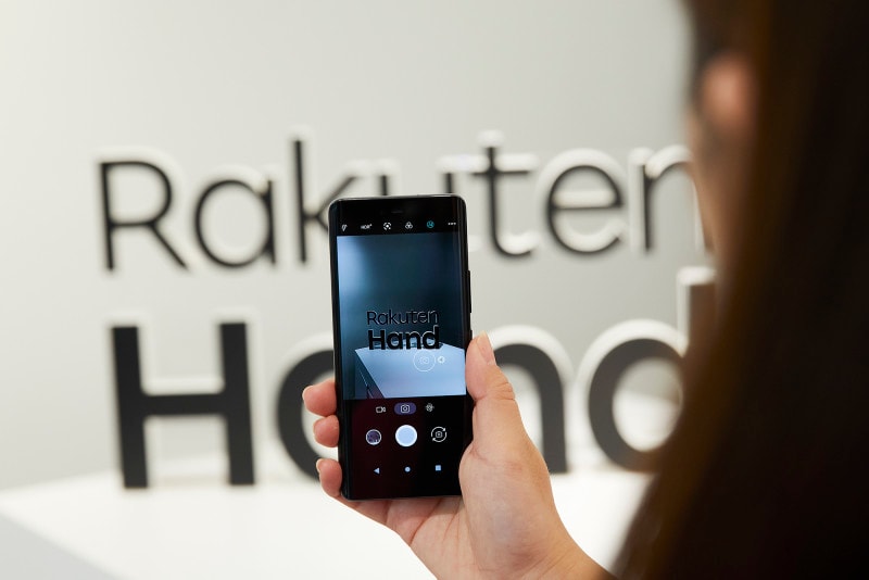 Rakuten Handのカメラは約4800万画素の広角カメラと、約200万画素の深度測位カメラの2つのみ。機能も最近のスマートフォンとしてはシンプルだ