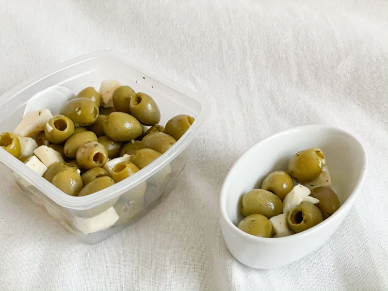 オリーブ＆プロボローネチーズ　成城石井パンのお供