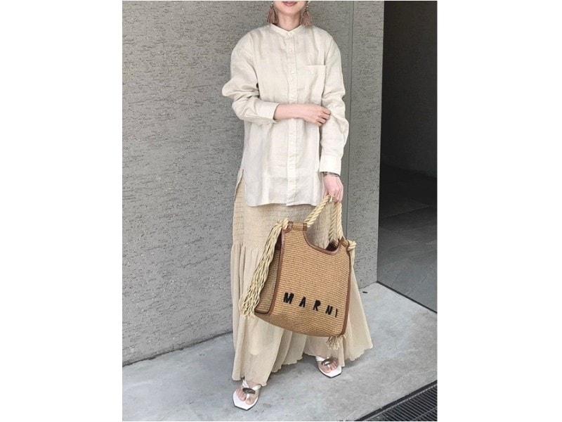 JWの刺繍のワンポイントが入ったメンズシャツも狙い目 出典:WEAR