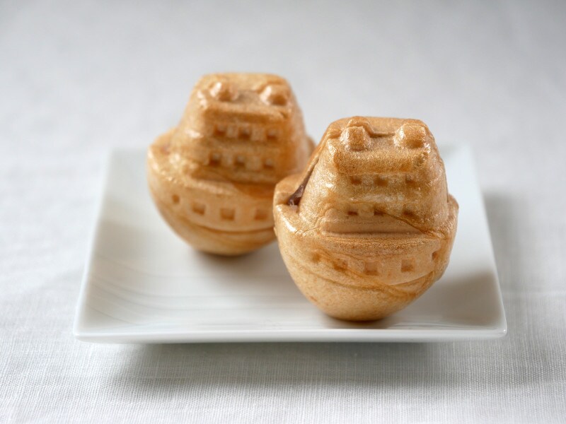 お皿の上に立つのが特徴