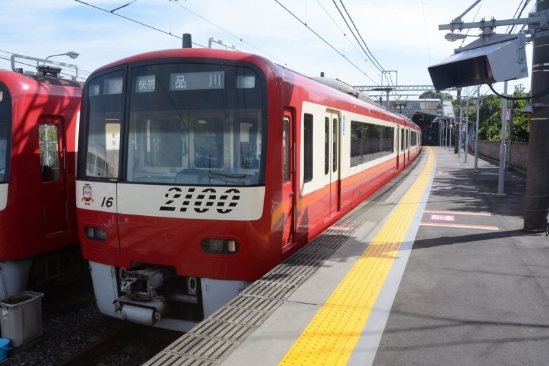 快特に使用中の2100形