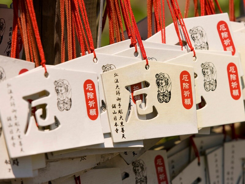 神社とお寺は六曜に関係がなく、また日本の仏教の宗派は六曜を迷信として否定しているため、お祓いをしても問題ありません