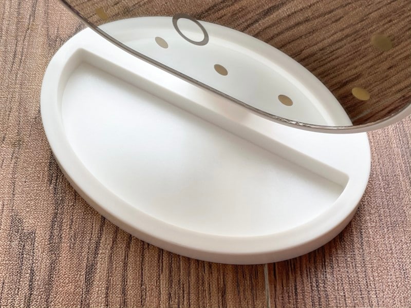 MINISO(メイソウ)ミニソーのLEDライト付き鏡