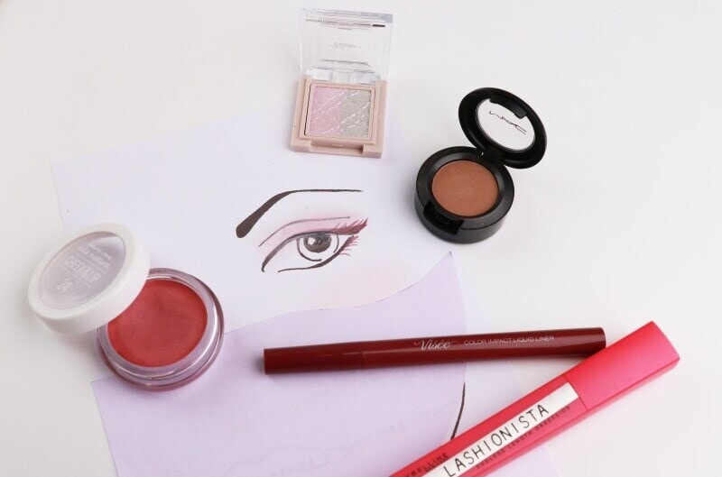 ラベンダー色で大人可愛いを演出