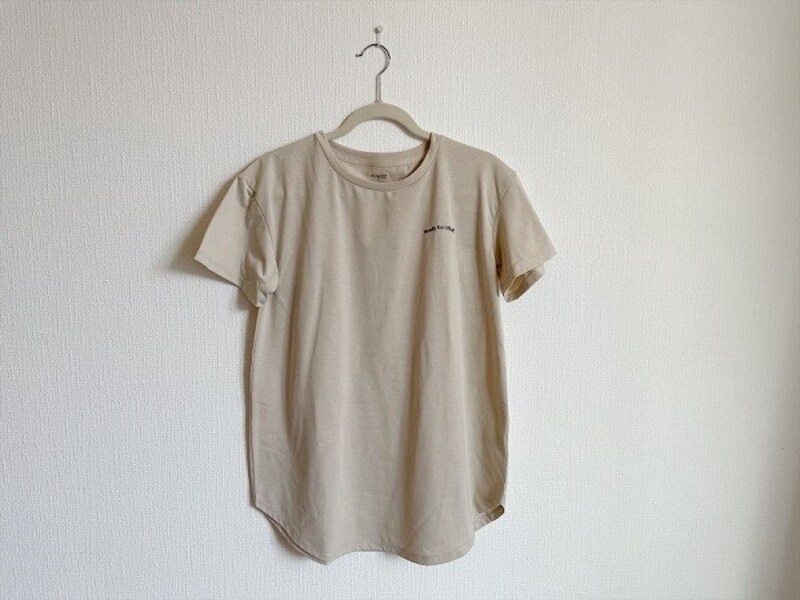 GU  ドライラウンドヘムチュニックT  990円（税込）