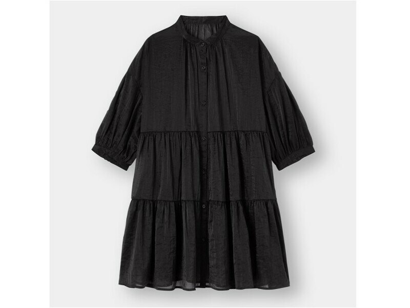 GU シアーバンドカラーティアードチュニックブラウス 1990円(税込)