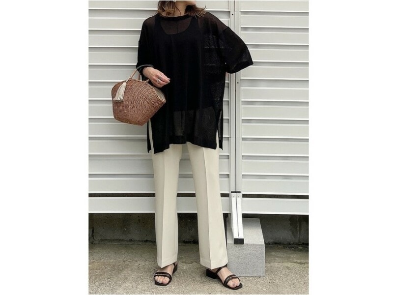 透け感が大人っぽい、GUのシアーオーバーサイズセーター 出典:WEAR