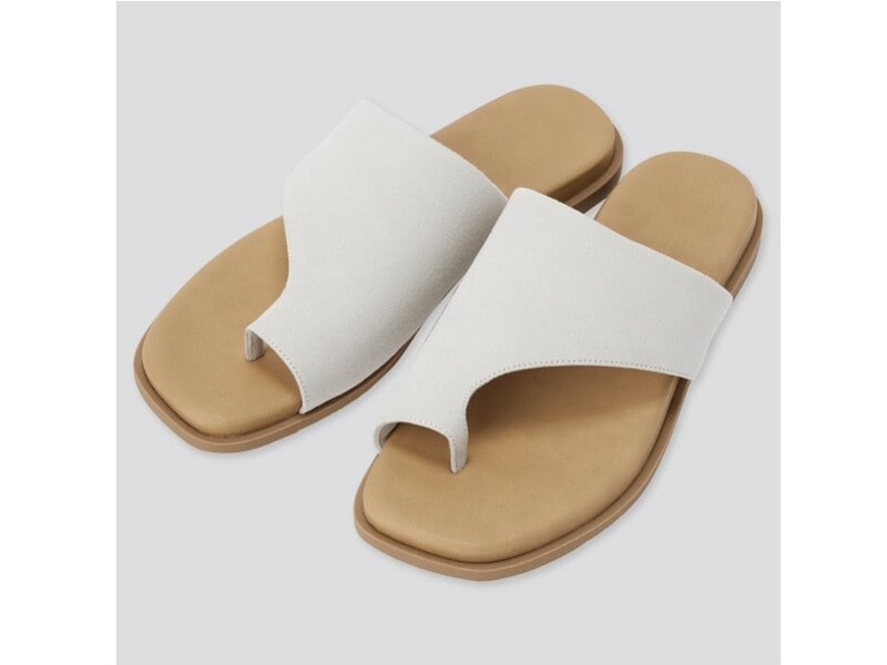 ユニクロ　トングサンダル　2990円（税込）