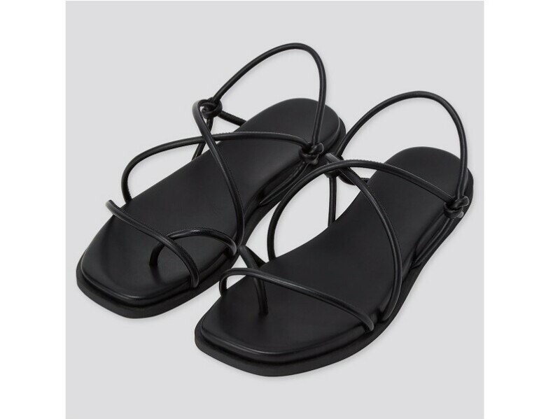 ユニクロ　コンフィールタッチストラップフラットサンダル　2990円（税込）