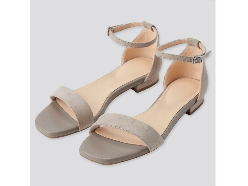 ユニクロ　コンフィールタッチアンクルストラップサンダル　2990円（税込）