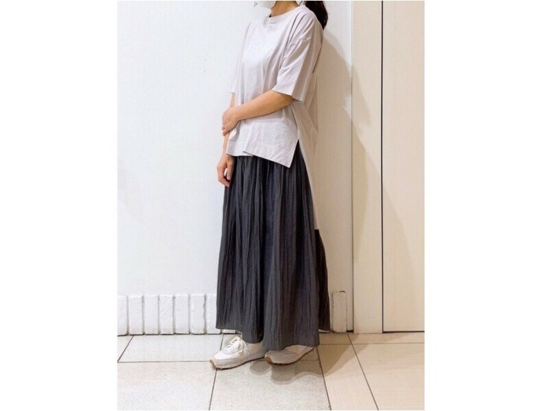 Tシャツを使ったおしゃれコーデも汗対策のインナーがあるとさらに楽しめます！　出典：WEAR